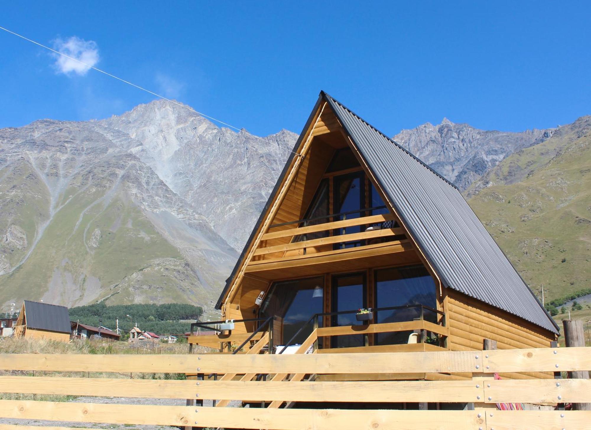 Kazbegi Folk Stepantsminda Exterior foto